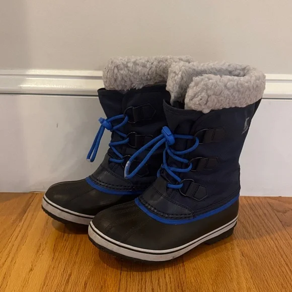 Kids size 2 Sorel Snow Boots - Blue and Black - Picture 1 of 2
